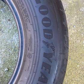 Foto inzerátu Pneu Goodyear Efficient Grip2 SUV 215/65 R16 4ks