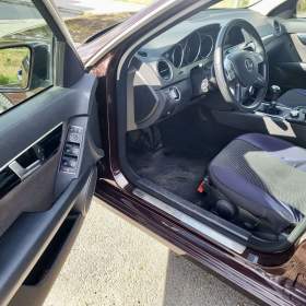 Foto inzerátu Mercedes-Benz C180 CDI r.2012 TOP STAV