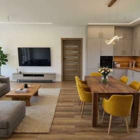 Foto inzerátu NOVOSTAVBA 5+KK | 146 m² | TERASA | POZEMEK 990 m² 