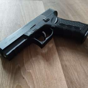 Fotka k inzerátu Flobert revolver GLOCK 17 cal. 6mm / 18519888