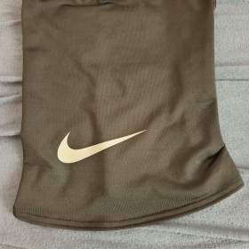 Fotka k inzerátu Nákrčník Nike DRI- FIT / 17422860