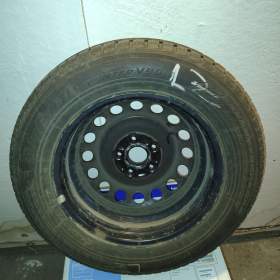 Foto inzerátu Kompletní zimní sada Suzuki S-Cross / Vitara 215/60 R16 – originál TPMS + poklice