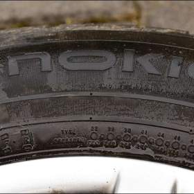 Foto inzerátu 4 disky Hyundai se zimními pneumatikami