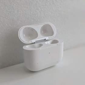 Foto inzerátu AirPods 3 - pouzdro (A2566)