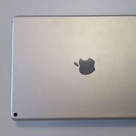Foto inzerátu Apple iPad Air 3. generace (A2152) - naprasklý+zamčený