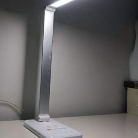 Foto inzerátu Stolní lampa bez modrého světla Ludream Focus Charge+