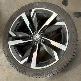 Foto inzerátu Prodám zimní pneu Nokian 215/45 R18