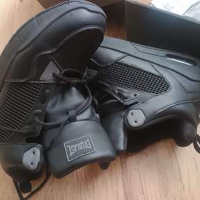 Foto inzerátu  Úplne nové tenisky Everlast Layup (veľkosť 47 / 31 cm) – v záruke