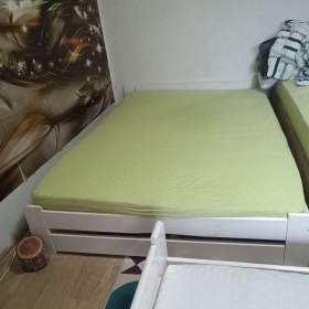 Foto inzerátu Postel 140 x 200 s roštem i matrací