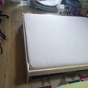 Foto inzerátu Postel 140 x 200 s roštem i matrací