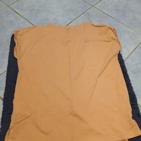 Foto inzerátu Oranžové pyžamo 
