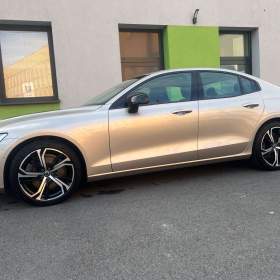 Foto inzerátu Volvo S60 B5 AWD Ultimate Dark | HUD | Pilot Assist | Panorama | 33 000 km | 1. majitel