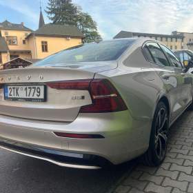 Foto inzerátu Volvo S60 B5 AWD Ultimate Dark | HUD | Pilot Assist | Panorama | 33 000 km | 1. majitel