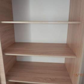 Foto inzerátu Skříň s posuvnými dveřmi a úložným prostorem Nová 2Roky stará. 195x181x60,5cm.