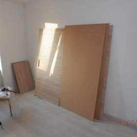 Foto inzerátu Skříň s posuvnými dveřmi a úložným prostorem Nová 2Roky stará. 195x181x60,5cm.