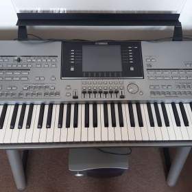 Foto inzerátu Špičkový nástroj YAMAHA Tyros 5 arranger workstation + příslušenství