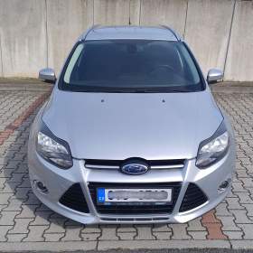 Foto inzerátu Ford Focus Combi 2012 | 1.6 benzín | Automat | Titanium