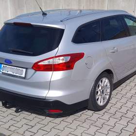Foto inzerátu Ford Focus Combi 2012 | 1.6 benzín | Automat | Titanium