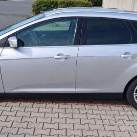 Foto inzerátu Ford Focus Combi 2012 | 1.6 benzín | Automat | Titanium