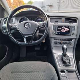 Foto inzerátu Volkswagen Golf Variant 2017, automat, kombi, Diesel