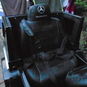 Foto inzerátu Dětské elektrické auto Mercedes Benz AMG G63 pro 1 dítě pěkný stav zánovní baterie
