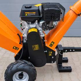 Foto inzerátu Benzínový štěpkovač TB Garden GS1500 15 HP 12 cm