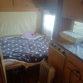 Foto inzerátu Chata s karavanem