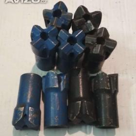 Fotka k inzerátu vrtací korunka křížová pr.38/22 / 16890302