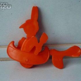 Fotka k inzerátu Figurky Kinder 5 ks -  dino, robot, ufon, 2x zajíc / 7266096