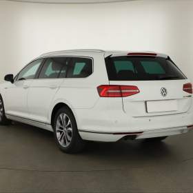 Foto inzerátu Volkswagen Passat 2.0 TDI