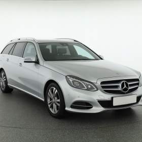 Mercedes- Benz Třídy E E 250 BlueTEC 4MATIC / 19288518
