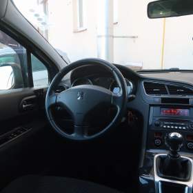 Peugeot 5008 1.6 HDi / 19351755