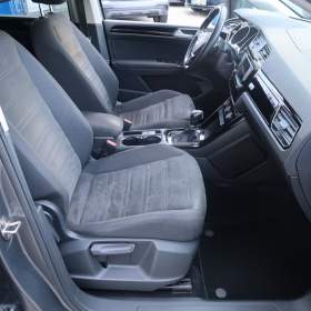Foto inzerátu Volkswagen Touran 2.0 TDI
