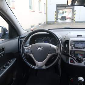 Hyundai i30 2.0 CVVT / 19391177