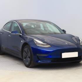 Tesla Model 3 Long Range 4WD 78kWh / 19400332