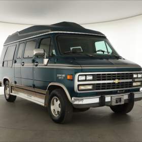 Chevrolet Chevy Van G20 5.7 V8 (350 cu. in.) / 19405925