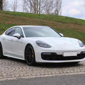 Porsche Panamera Turbo / 19411784