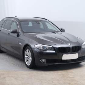 BMW Řada 5 530d xDrive / 19411877