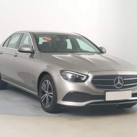 Mercedes- Benz Třídy E E 200 4MATIC / 19417241