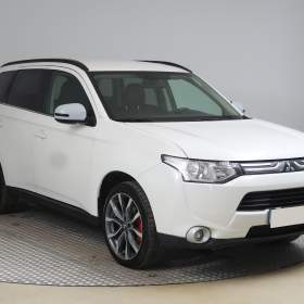 Mitsubishi Outlander 2.2 DI- D / 19417715