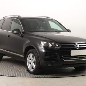 Volkswagen Touareg 4.2 V8 TDi / 19421207