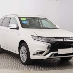 Mitsubishi Outlander 2.4 PHEV / 19484741
