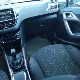 Foto inzerátu Peugeot 2008 1.2 PureTech