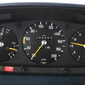 Foto inzerátu Mercedes-Benz W123 230 E