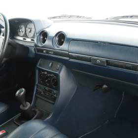 Foto inzerátu Mercedes-Benz W123 230 E