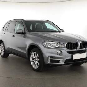 BMW X5 xDrive30d / 19491126