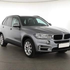 BMW X5 xDrive30d / 19491126