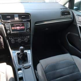 Foto inzerátu Volkswagen Golf 2.0 TDI