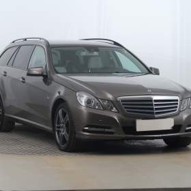 Mercedes- Benz Třídy E E 250 CDI 4MATIC / 19493592