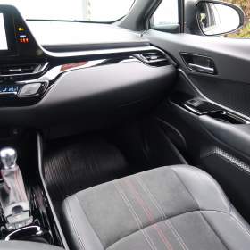 Foto inzerátu Toyota C-HR 2.0 Hybrid